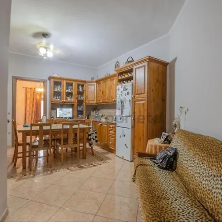 Cosy Private 7 Minutes Walk From The Airport * Gudja